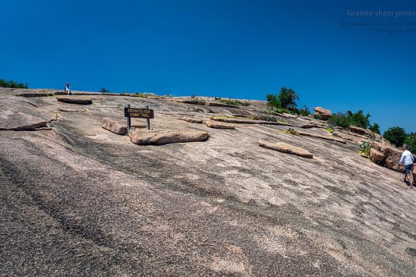 화강암 판상절리와 토르